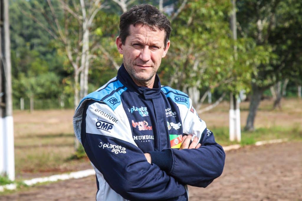O maior campeão do Brasil no rally de velocidade, Ulysses Bertholdo, agora conta com o apoio da centenária Tramontina.