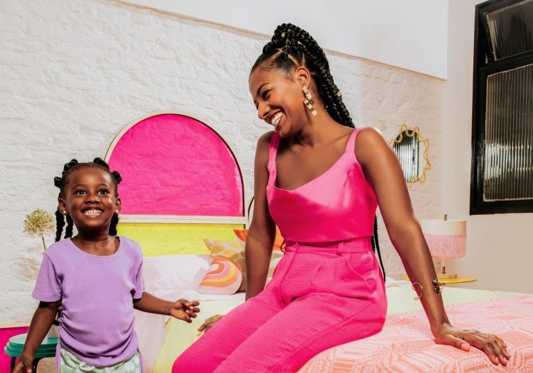 Ipanema celebra a jornada das mães reais em sua nova campanha de Dia das Mães.