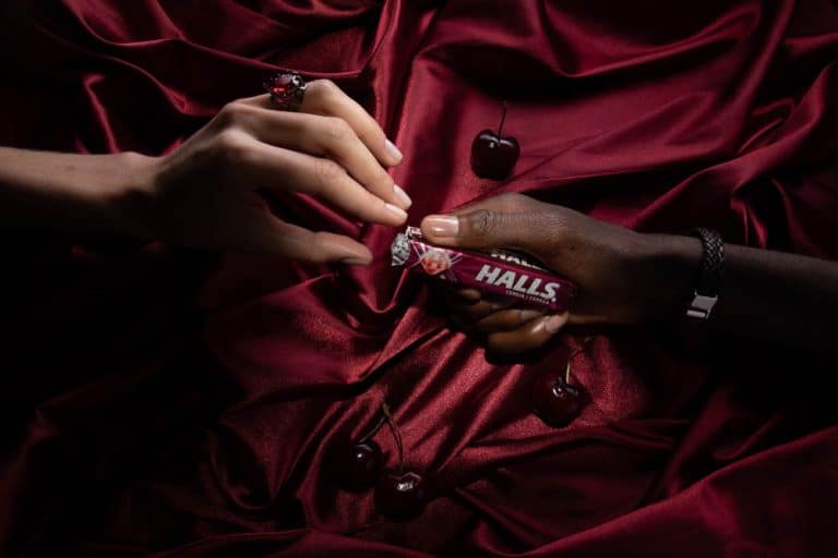 A Halls, da Mondelēz Brasil, visando se conectar ainda mais com o consumidor brasileiro, aposta em ação especial para o Dia Mundial do Beijo.