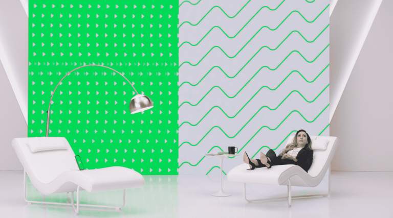 Tatá Werneck, embaixadora do next, volta a falar sobre sua relação com o banco digital na TV... Ou melhor, no divã.
