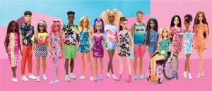 Barbie anuncia sua primeira boneca com aparelhos auditivos como parte da linha mais diversa e inclusiva do mercado.