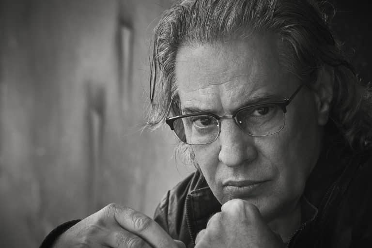 O fotógrafo Aderi Costa lança, o livro "Cais", que foi fotografado entre 2018 e 2019, e teve seu lançamento adiado devido a pandemia.