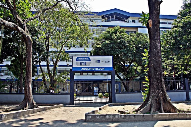 A Artplan anuncia que, a partir de maio, apadrinha a Escola Técnica Estadual Adolpho Bloch para lançar o projeto “Futuros Sonhadores”.