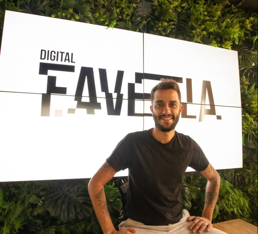 A Digital Favela anuncia a chegada de um novo profissional para liderar as disciplinas de dados e cultura: Diego Luongo.