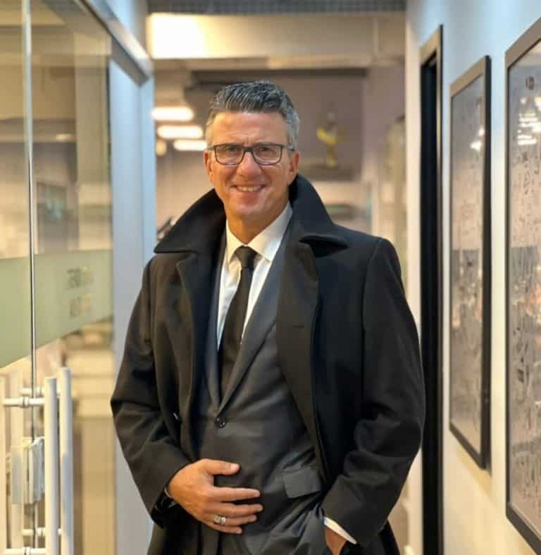 Jonatas Abbott, a força do e-mail
