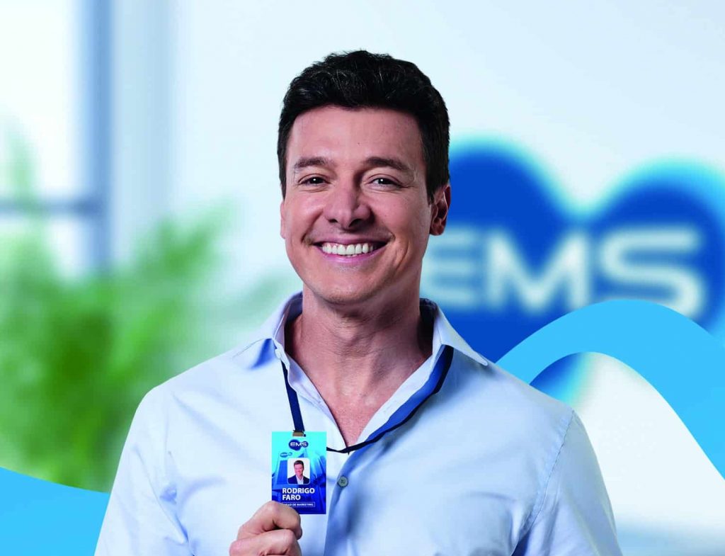 O laboratório farmacêutico EMS anuncia o ator e apresentador Rodrigo Faro como seu novo embaixador da marca.