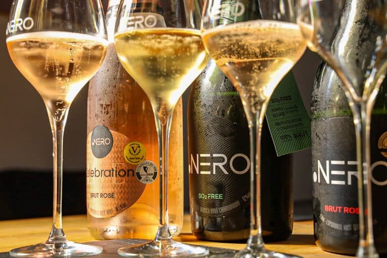 PUB conquista conta de Ponto Nero e Becas Sparkling