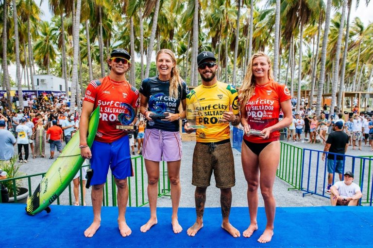 Apresentado pela Corona, o WSL Championship Tour tem seus títulos de esteia conquistados pelos atletas Stephanie Gilmore e Griffin Colapinto.