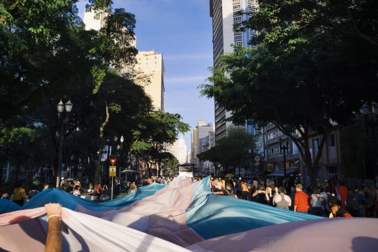 Para aumentar a visibilidade de artistas trans, Beats assume o compromisso do Palco Beats, uma iniciativa que vai bancar o cachê de artistas.