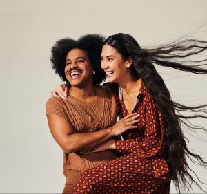 Renner prepara, inspirada pela diversidade dos amores, neste Dia dos Namorados, uma campanha que incentiva o público a cultivar o amor.