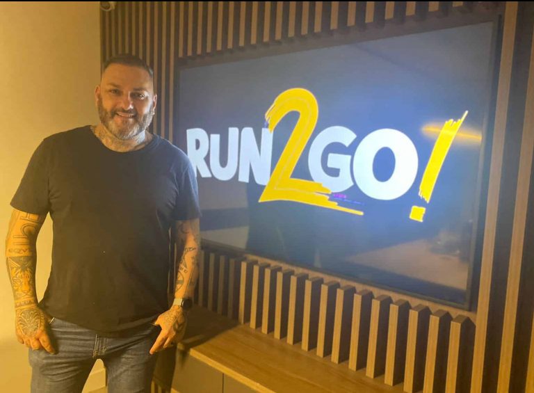 O Grupo POSITIVIDADE, presente no ramo de comunicação e entretenimento com a Rádio Positividade FM, amplia atuação com a criação da Run2Go!
