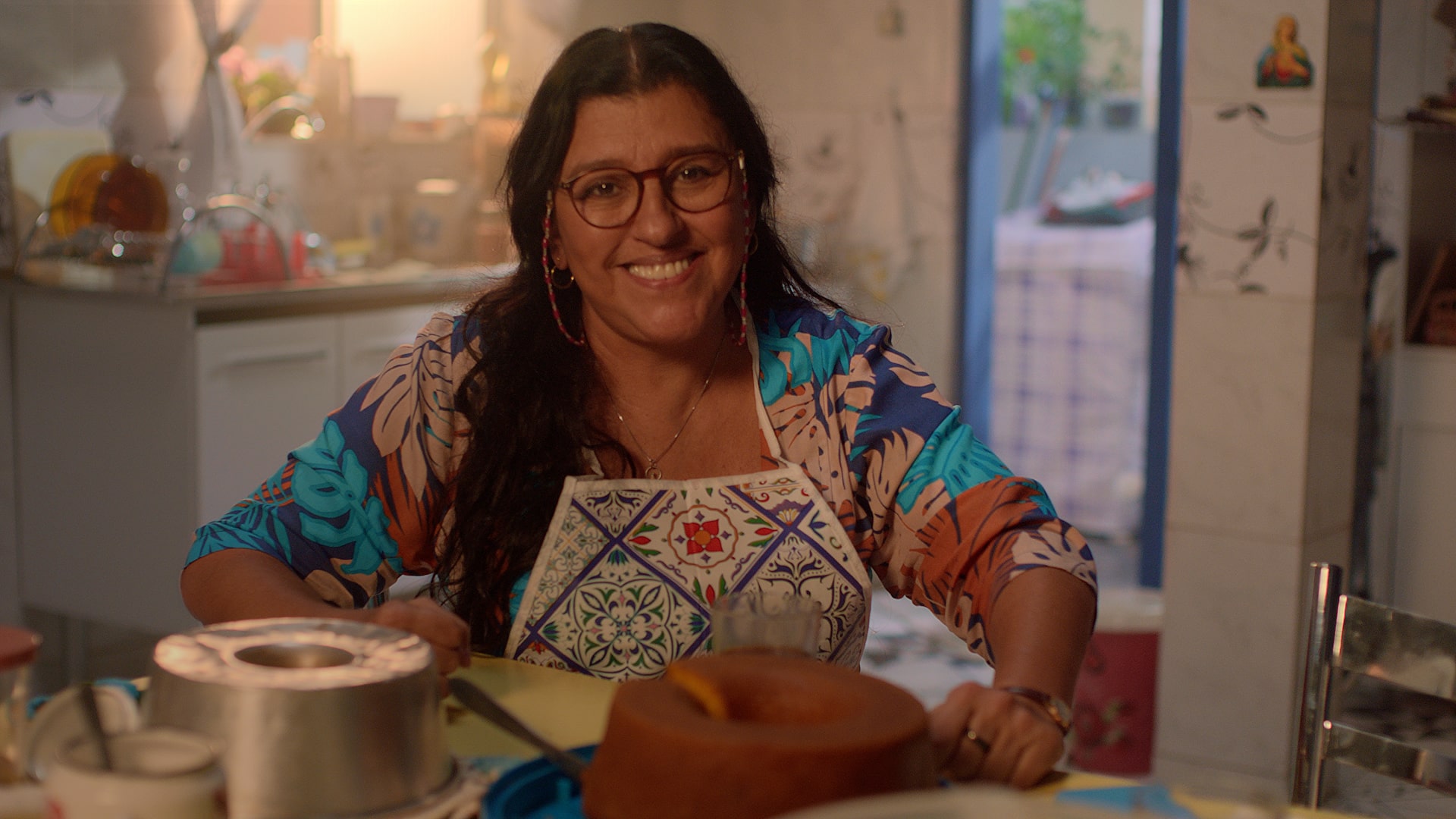 Dona Lourdes e BV estrelam primeira campanha criada pela DM9