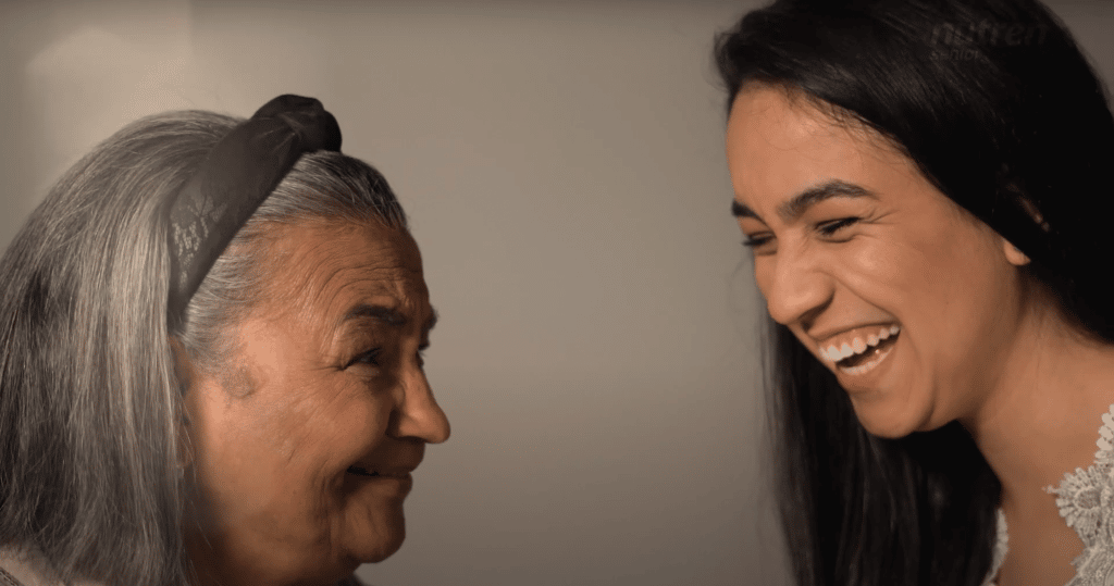 A Nutren Senior, marca da Nestlé conhecida por promover um envelhecimento saudável, lança filme em homenagem à relação entre avós e netos.