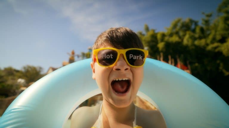 O Hot Park, parque aquático com 55 mil m² abastecidos por águas quentes, correntes e naturais, lança a campanha "Sua Melhor Diversão".
