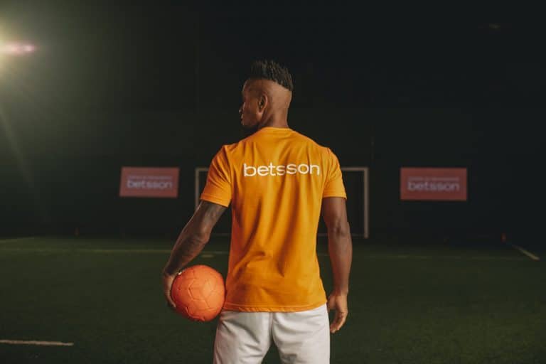 Craque Zé Roberto é o novo embaixador global da Betsson