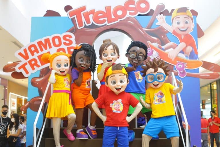 Criada pela Ampla para Biscoitos Treloso, a atração que liga um piso ao outro do Shopping Recife conta com um escorregador de 12 metros.