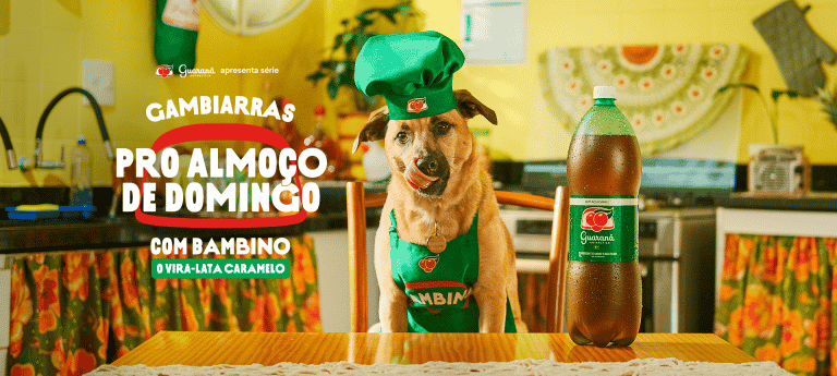 A convite de Guaraná Antarctica, o vira-lata caramelo Bambino segue causando alvoroço nas redes, e irá ensinar gambiarras 100% brasileiras.