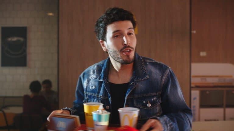 A campanha Méquizice, que revelou a méquizice de celebridades brasileiras, ganha uma versão para veiculação em 16 países da América Latina