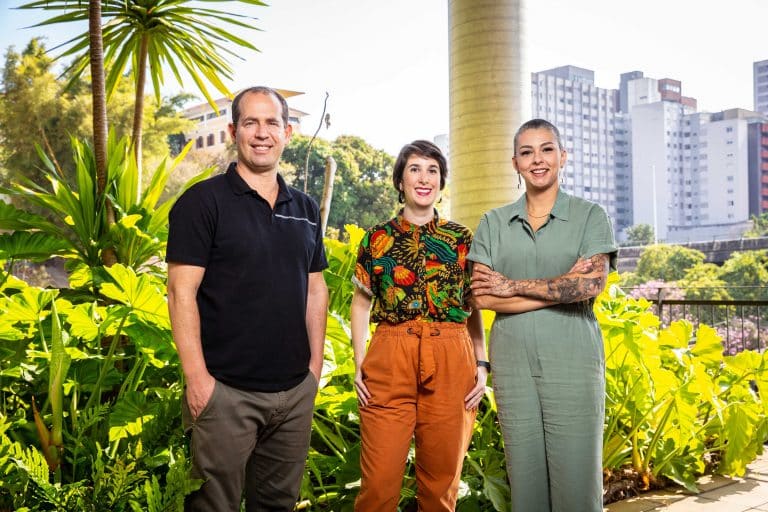 A Fbiz comunica a volta da profissional Juliana Passini e a promoção de Mariana Demarche, agora atuando como Diretora de Grupo de Contas.