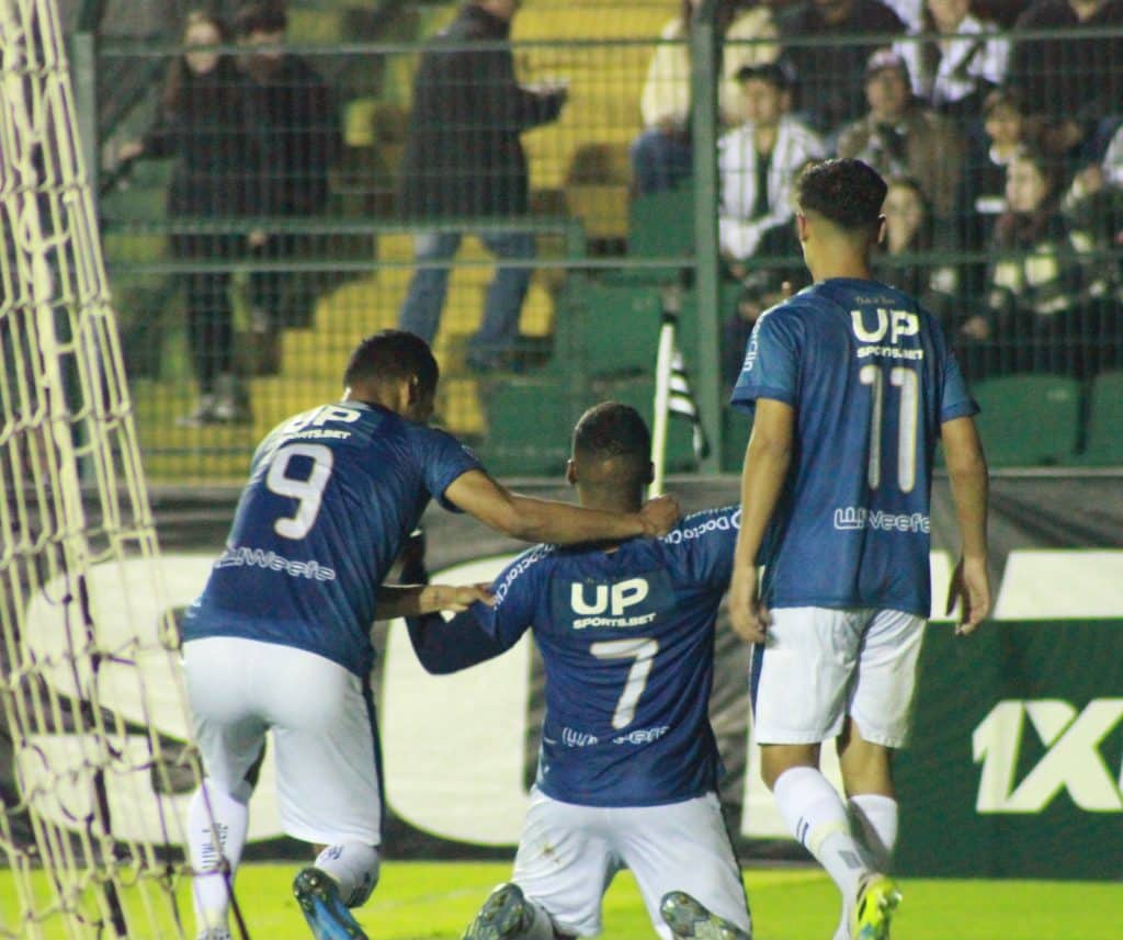 O Esporte Clube São José, time de Porto Alegre - RS, fechou patrocínio com a UPSORTS BET, que estreou na camisa do clube no último domingo.