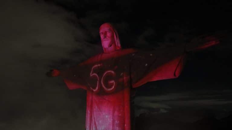 A Claro, para dar as boas-vindas ao 5G+, iluminou um dos principais ícones da Cidade Maravilhosa, o monumento ao Cristo Redentor.