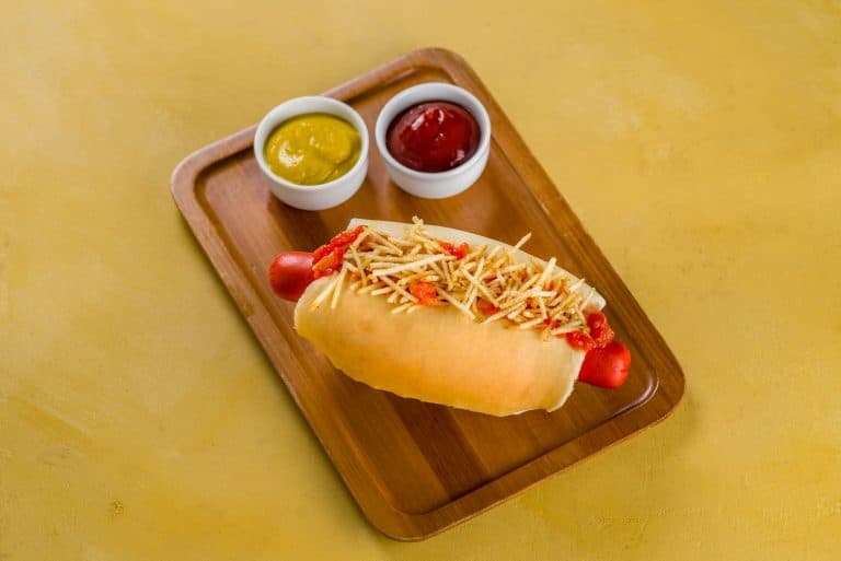 A Sadia apresenta a salsicha hot dog como protagonista de cena da novela das 19h da TV Globo "Cara e Coragem".