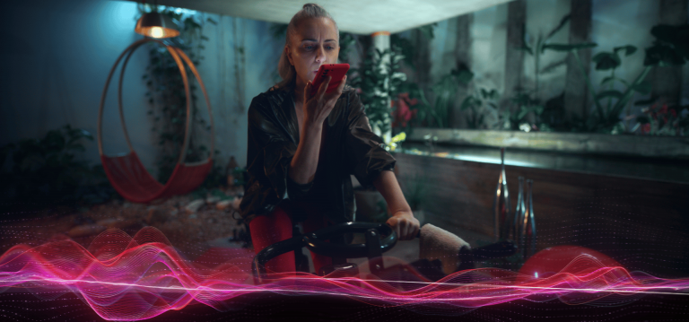 O Bradesco traz, em campanha, a estética do espetáculo Bazzar, do Cirque du Soleil, para ressaltar atendimento e serviços disponibilizados.
