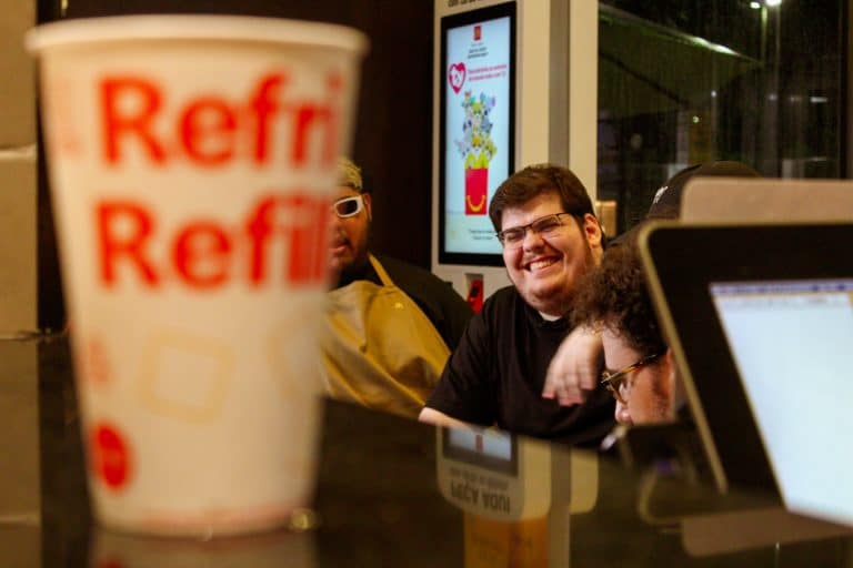 O McDonald's e Casimiro, um dos streamers mais populares do mundo, acabam de assinar uma parceria para a Copa do Mundo da FIFA 2022.