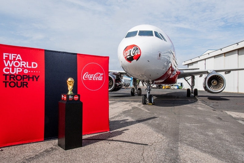 Organizado pela Coca-Cola, o 5º Tour da Taça da Copa do Mundo da FIFA chega com surpresas que encantarão os fãs de futebol.