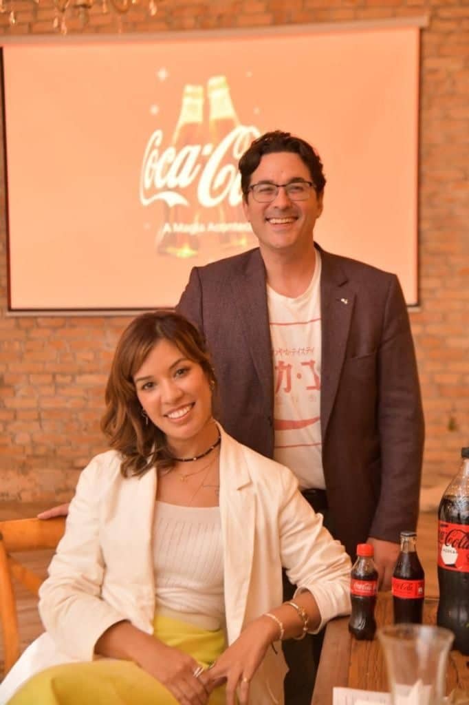 Coca-Cola celebra a força das festas de fim de ano para reunir família e  amigos