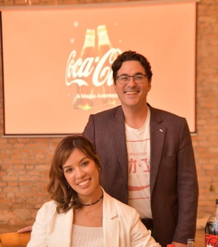 Celebrar a força e a Magia do Natal para superar obstáculos e unir as pessoas é a proposta da campanha global de Natal da Coca-Cola em 2022.