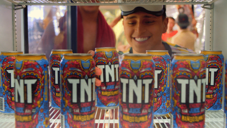A marca de bebidas energéticas do Grupo Petrópolis, TNT Energy Drink, inova e lança a família TNT Energy Juice.