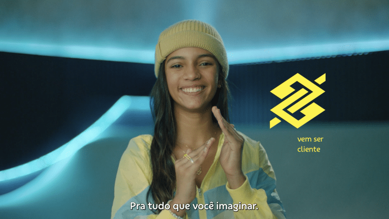 O Banco do Brasil colocou no ar dua nova campanha de final de ano. A comunicação é assinada pela Lew'Lara\TBWA.