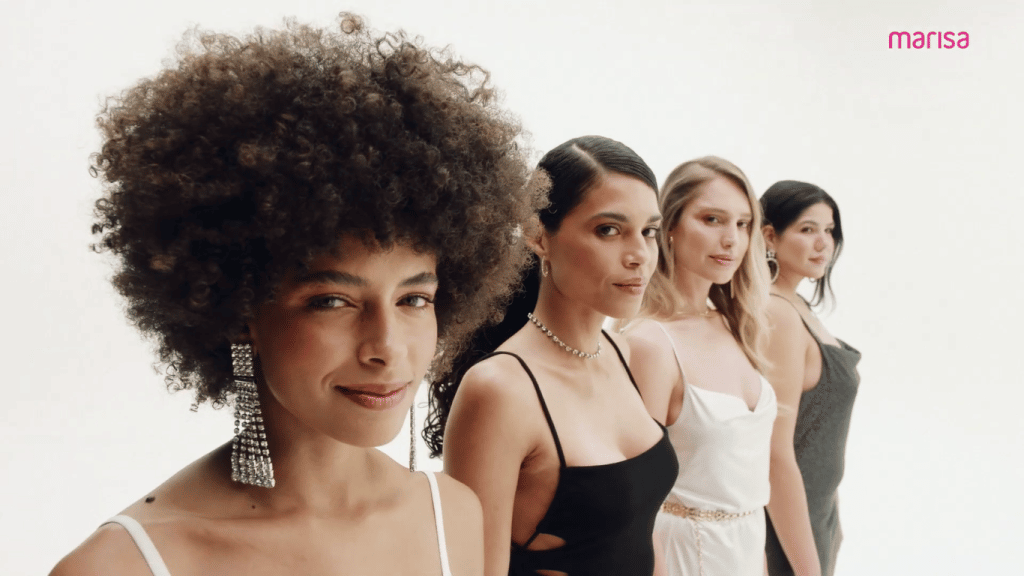 A Marisa, uma das maiores redes de moda feminina e lingerie do Brasil, lança sua campanha para o fim de ano produzida pela agência África.