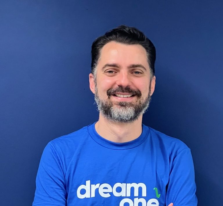 A DreamONE vem buscando valorizar internamente os seus talentos. Este é o caso do publicitário Bruno Aguilera, novo Head de Criação. 
