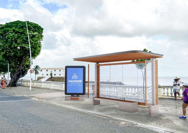 Eletromidia assina concessão para instalação e manutenção de relógios eletrônicos digitais de rua e abrigos de ônibus em Salvador.