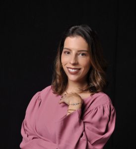 A IT Mídia anuncia que a profissional Déborah Oliveira, que já havia atuado no grupo por quase sete anos, está de volta ao time.