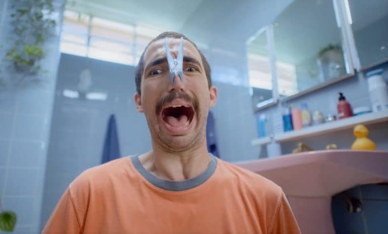 A Tigre, em sua mais nova campanha, mostra que ao usar os produtos da marca, os consumidores substituem o pânico por tranquilidade.