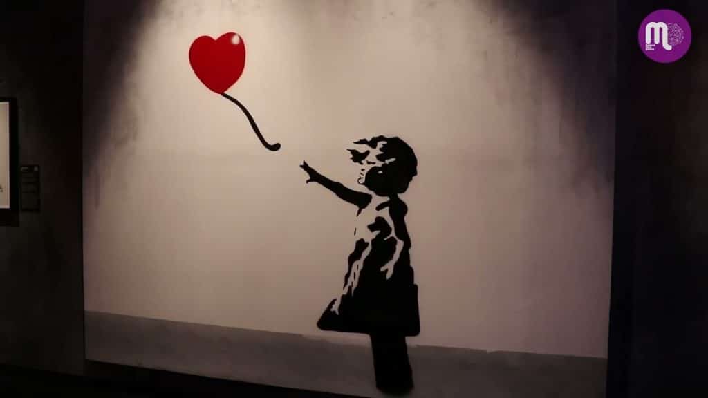 Após percorrer alguns países, São Paulo recebe uma imersão imersiva de um dos artistas de rua mais famosos do mundo: Banksy.