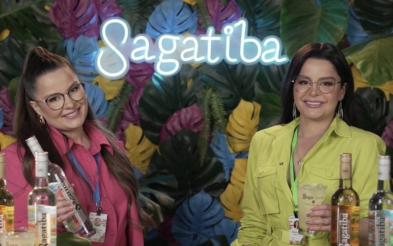 O Grupo Campari acaba de anunciar as cantoras Maiara & Maraisa como DC - Donas da Cachaça - da marca Sagatiba no Brasil.