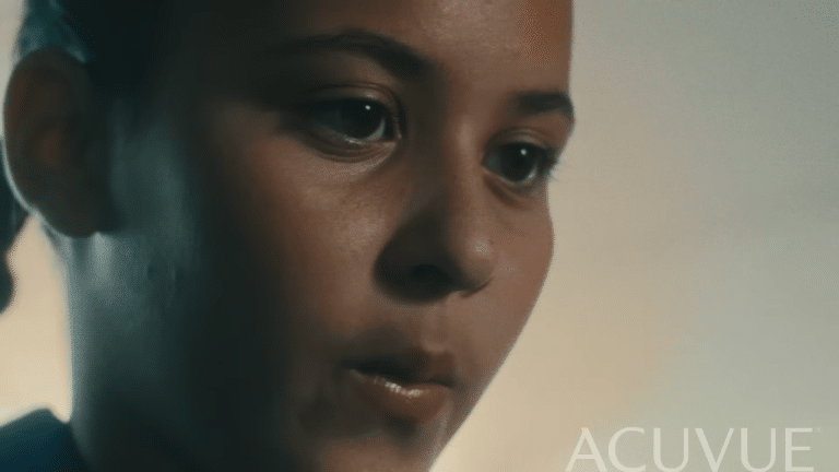 A ACUVUE lança sua nova campanha, que promove uma visão emocional sobre a importância do cuidado com a saúde visual.