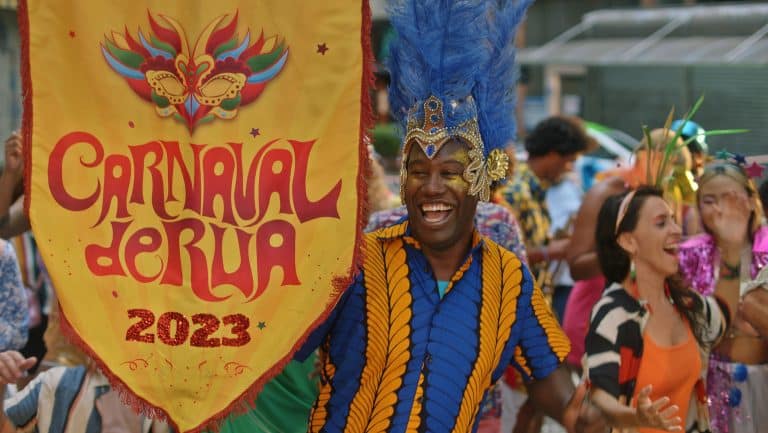 Após ter lançado a trilha sonora "Sou São Paulo" em cinco versões, a Momentum dá um novo arranjo e letra nova para o som.