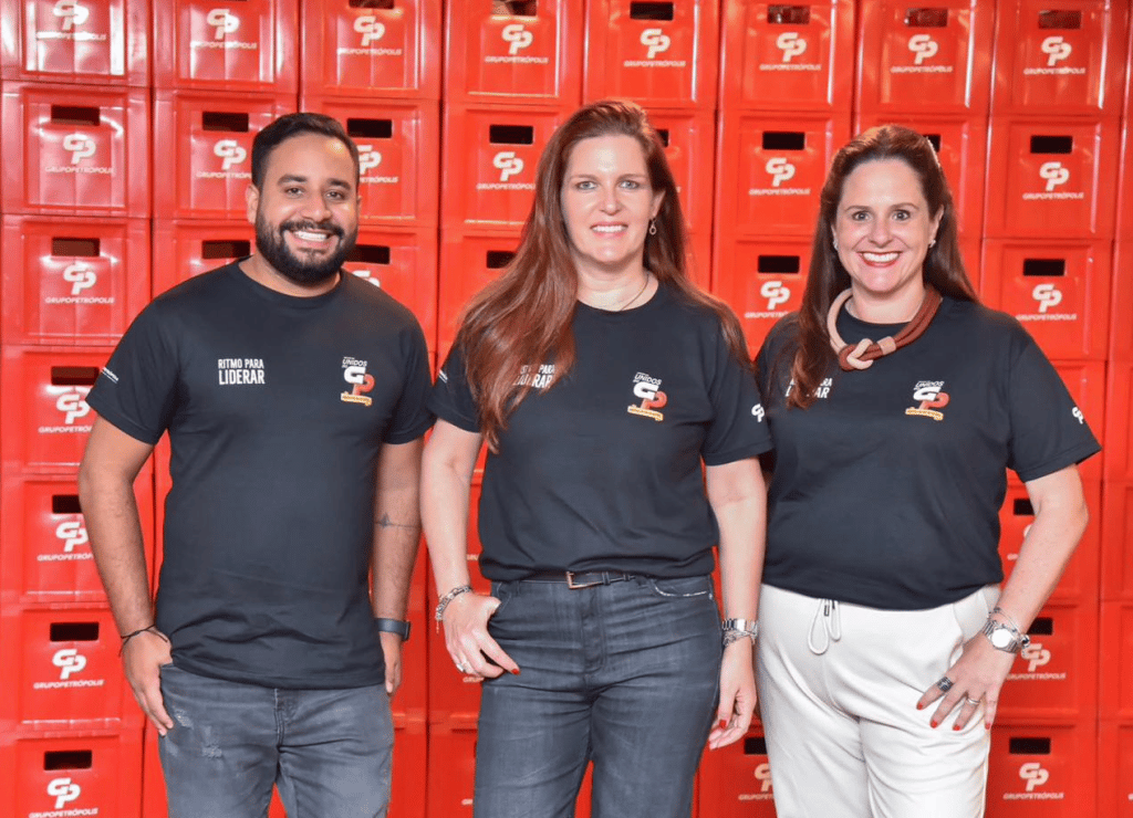 O Grupo Petrópolis anuncia a chegada de dois novos executivos na área de marketing da companhia: Christina Larroude e Diego Santelices.