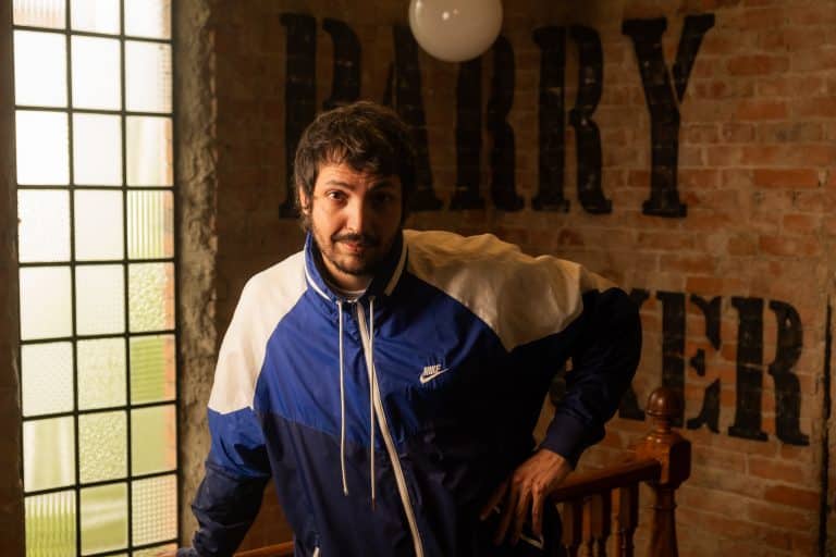 A Barry Company anuncia a contratação do profissional Laga Villanova como diretor de cena para o seu time de talentos.