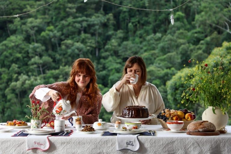 Desenvolvida com a chef Carla Pernambuco e sua filha Julia Danesi, a nova coleção da Westwing apresenta uma linha completa de homewear.