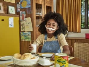 A Nestlé convida, visando reforçar a compreensão do poder nutritivo de NINHO Forti+ Instantâneo, os consumidores para uma imersão lúdica.