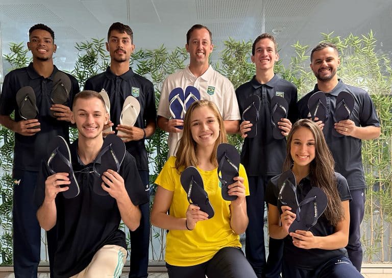 Havaianas, melhor representação desse espírito acolhedor, firma um acordo de parceria com o COB para os Jogos de Paris 2024.