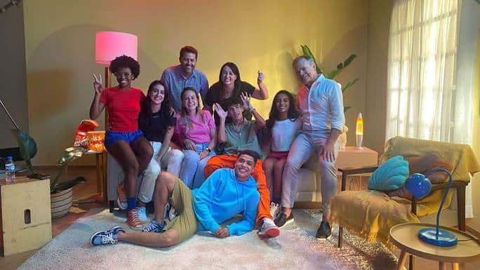 Rayssa Leal volta ao Brasil e grava nova fase da campanha “Doces Gentilezas”, da Docile, em São Paulo ao lado de seus amigos.
