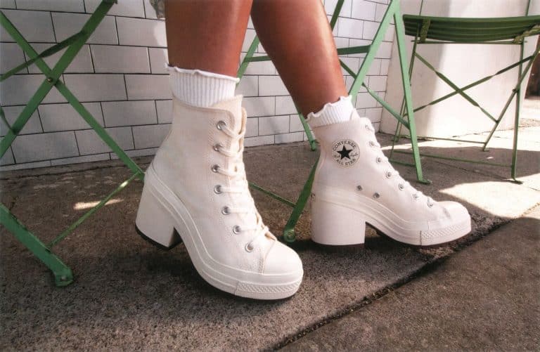 A Converse está constantemente reinventando seus clássicos, visando continuar o legado da marca, diversificando mais sua linha de produtos.