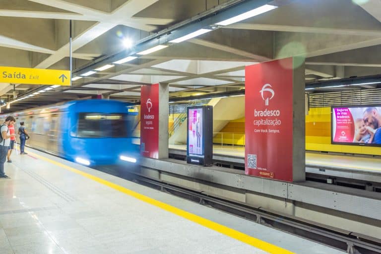 Grupo Bradesco Seguros promove, para estimular a consciência da população em torno da proteção, uma nova ação no MetrôRio.